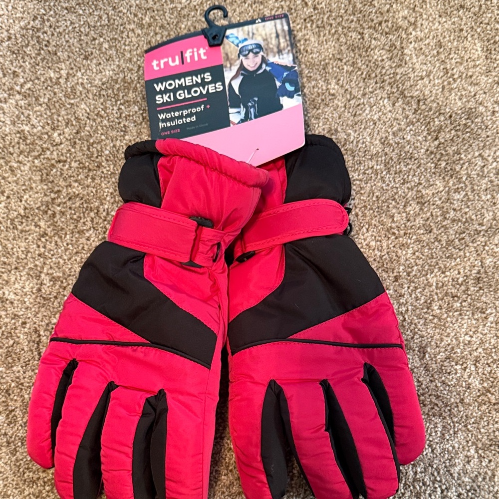 Trukfit Women's Red and Black Ski Gloves